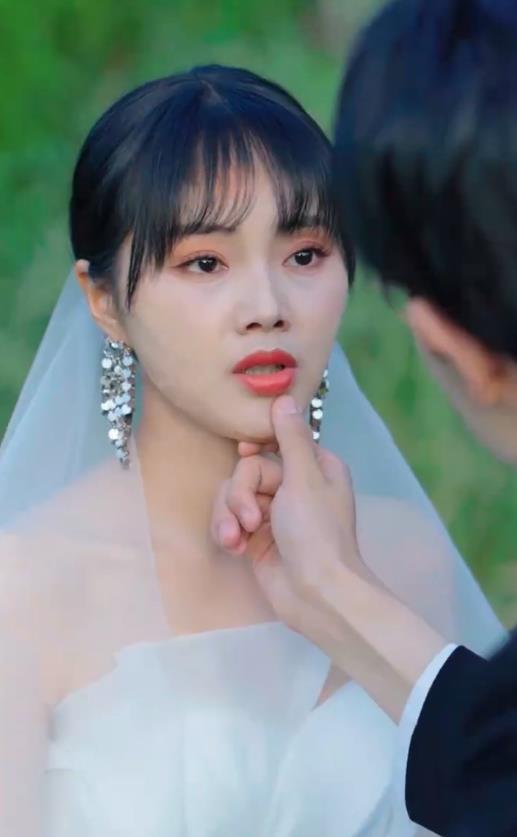 电影：霍总，你别婚了头