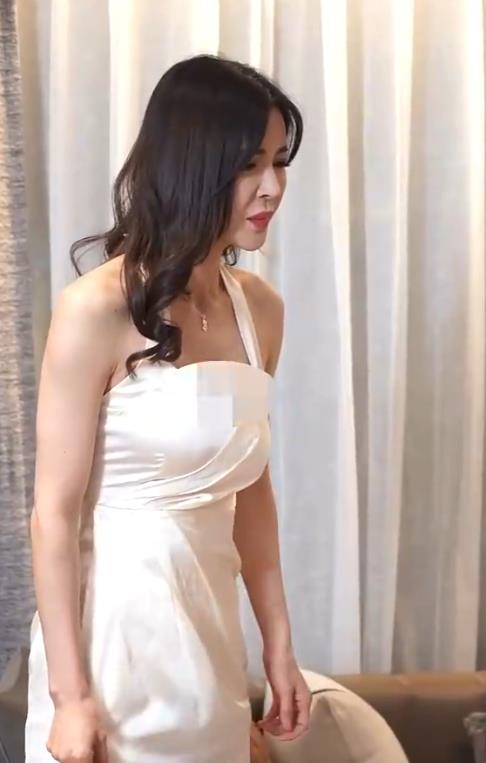 电影：离婚后夫人是首富千金